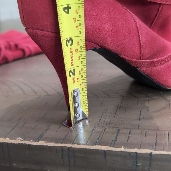 Hot In Hollywood Red Suede Heeled Boots Sz 11 - Picture 11 of 13